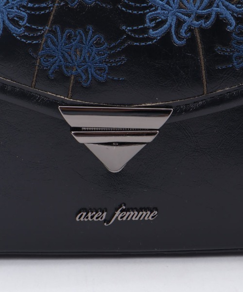 axes femme(アクシーズファム)の「彼岸花刺繍バッグ(ショルダーバッグ・レディース・ブルー/レッド・FREE)」の18枚目の写真