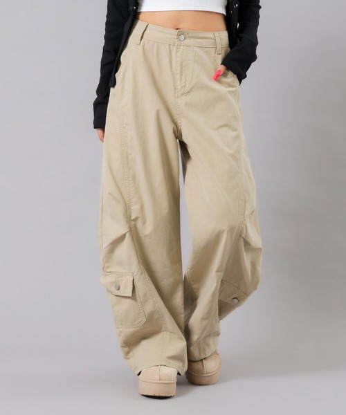 ANAP(アナップ)の「バレルカーゴパンツ(その他パンツ・レディース・ブラック/ベージュ・S/M)」の1枚目の写真