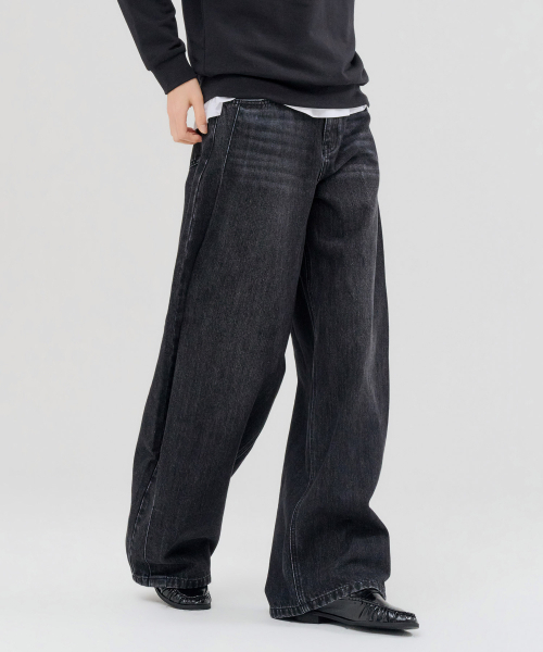 CHASECULT(チェイスカルト)の「レディース ブラック タック変形バルーンワイドデニム-FERG2382B03(デニムパンツ・レディース・ブラック・74/70/64/67)」の4枚目の写真