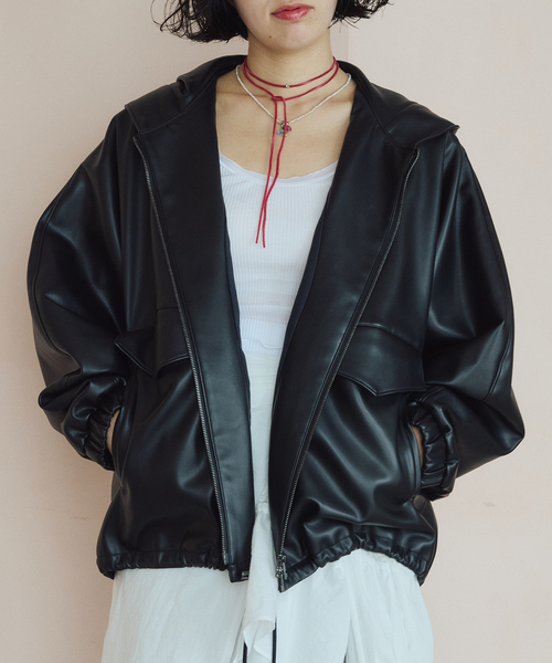 IENA LA BOUCLE（イエナラブークル）の「VACHEMENT ヴァシュモン 別注ecoレザーフードブルゾン VN-16-409（その他アウター・レディース・ブラック・FREE）」の8枚目の写真