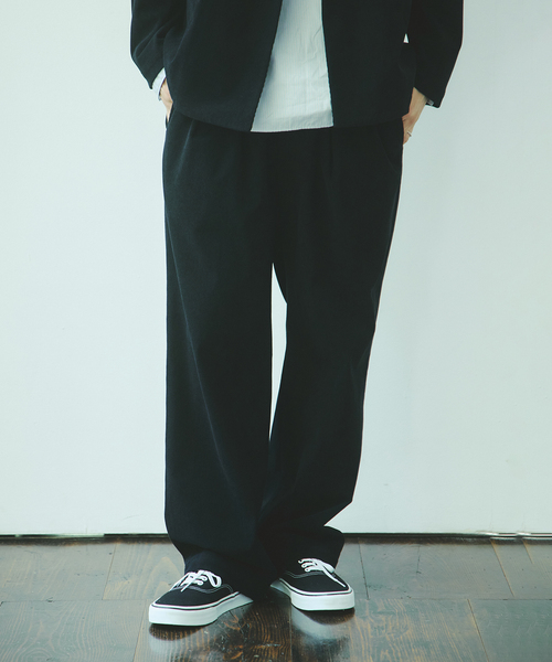 JOURNAL STANDARD(ジャーナルスタンダード)の「トリコット コーデュロイ 2タック イージー パンツ(スラックス・メンズ・ブラック/ネイビー/グレー・SMALL/MEDIUM/LARGE)」の8枚目の写真