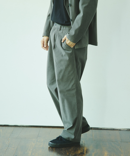 JOURNAL STANDARD(ジャーナルスタンダード)の「トリコット コーデュロイ 2タック イージー パンツ(スラックス・メンズ・ブラック/ネイビー/グレー・SMALL/MEDIUM/LARGE)」の17枚目の写真