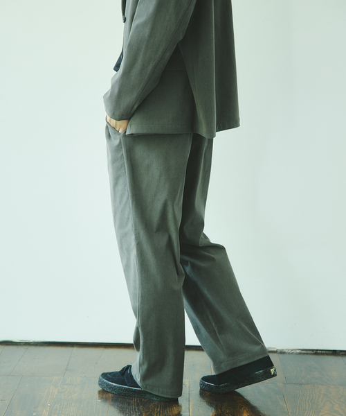 JOURNAL STANDARD(ジャーナルスタンダード)の「トリコット コーデュロイ 2タック イージー パンツ(スラックス・メンズ・ブラック/ネイビー/グレー・SMALL/MEDIUM/LARGE)」の18枚目の写真