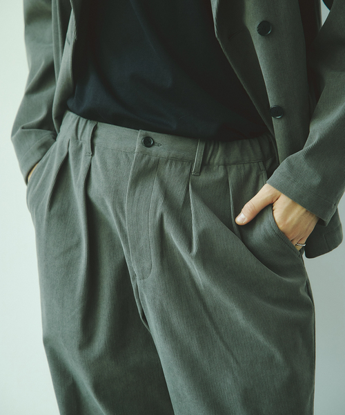 JOURNAL STANDARD(ジャーナルスタンダード)の「トリコット コーデュロイ 2タック イージー パンツ(スラックス・メンズ・ブラック/ネイビー/グレー・SMALL/MEDIUM/LARGE)」の20枚目の写真