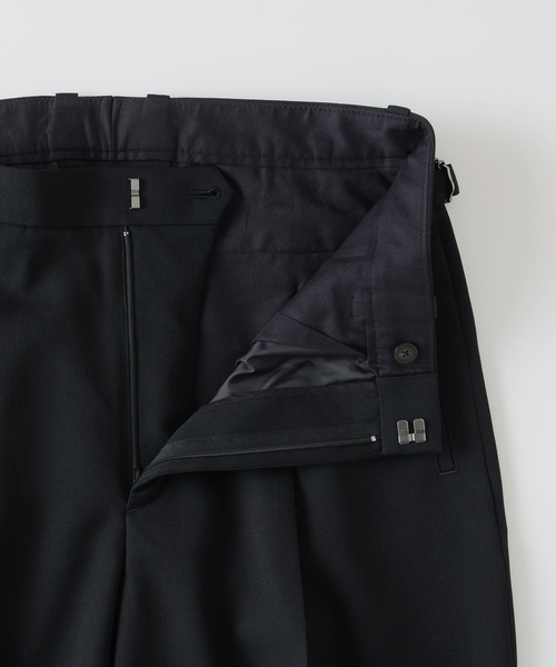 EDIFICE(エディフィス)の「HRT ウール サイド アジャスト ワイド パンツ(スラックス・メンズ・ブラック/グレー/イエロー・SMALL/MEDIUM/LARGE)」の13枚目の写真