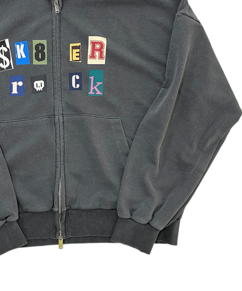SK8ER ROCK(スケーターロック)の「コラージュロゴ ピグメントスウェット フードジップアップ(チャコール)(パーカー・レディース・その他・ONE SIZE)」の4枚目の写真