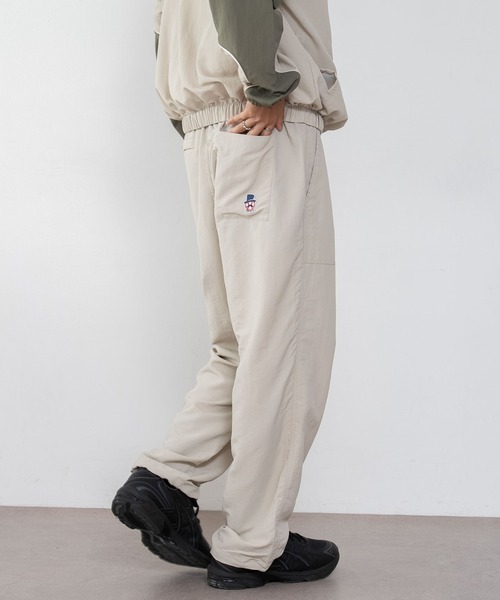 Kaepa(ケイパ)の「WEGO/Kaepaナイロンワイドパンツ(スウェットパンツ・メンズ・ブラウン/ネイビー/ナチュラル・MEDIUM/LARGE/X-LARGE)」の11枚目の写真