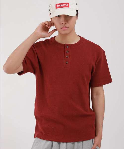 DEVELOVE(デヴローブ)の「ベーシックヘンリーネックワッフル半袖Tシャツ_バーガンディ(Tシャツ/カットソー・メンズ・バーガンディー・LARGE/XX-LARGE/X-LARGE/MEDIUM)」の1枚目の写真