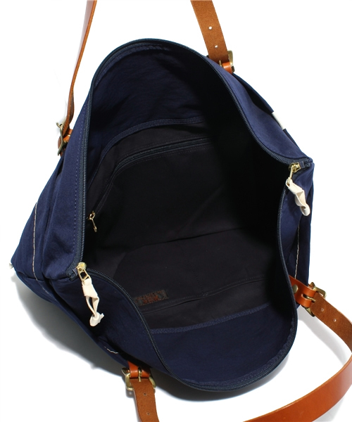 BEAMS(ビームス)の「TLSbySLOWトートL SP(トートバッグ・メンズ・ゴールド/ネイビー/ベージュ・ONE SIZE)」の8枚目の写真
