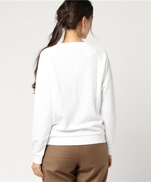Levi's（リーバイス）の「【Levi's】グラフィックロゴクルーネックスウェット（スウェット・レディース・ホワイト・MEDIUM/SMALL）」の2枚目の写真