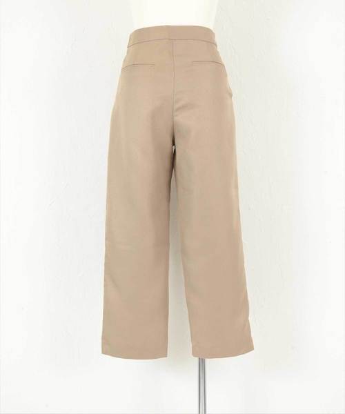 titivate（ティティベイト）の「フロントタックバレルパンツ（その他パンツ・レディース・ホワイト/ベージュ/ネイビー/グリーン・L/M/S）」の9枚目の写真
