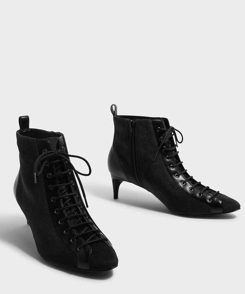 CHARLES & KEITH(チャールズ & キース)の「キトンヒールレースアップブーツ / KITTEN HEEL LACE UP BOOTS(ブーツ・レディース・ブラック/ダークブルー・22.5cm/23cm/23.5cm/24.5cm/25cm)」の11枚目の写真