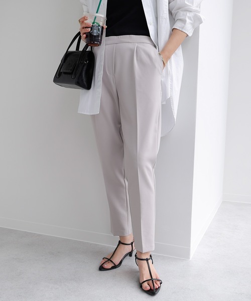 andme(アンドミー)の「ストレッチ美脚タックテーパードパンツ(スラックス・レディース・ベージュ/ネイビー/オフホワイト/グリーン/ブラック/ライトベージュ/カーキ/イエロー/ライトグリーン/ライトブラウン/テラコッタ/ブルーグリーン/ローズ/ライトグレー/ライトオリーブ・S/M/L)」の21枚目の写真