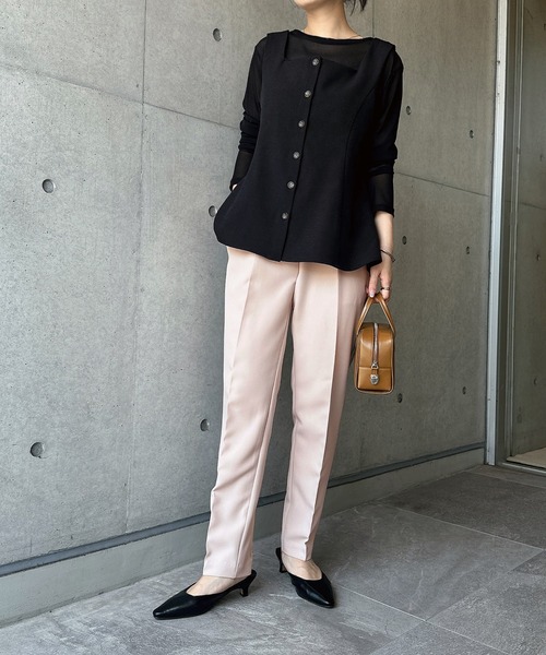 andme（アンドミー）の「ストレッチ美脚タックテーパードパンツ（スラックス・レディース・ベージュ/ネイビー/オフホワイト/グリーン/ブラック/ライトベージュ/カーキ/イエロー/ライトグリーン/ライトブラウン/テラコッタ/ブルーグリーン/ローズ/ライトグレー/ライトオリーブ・S/M/L）」の21枚目の写真