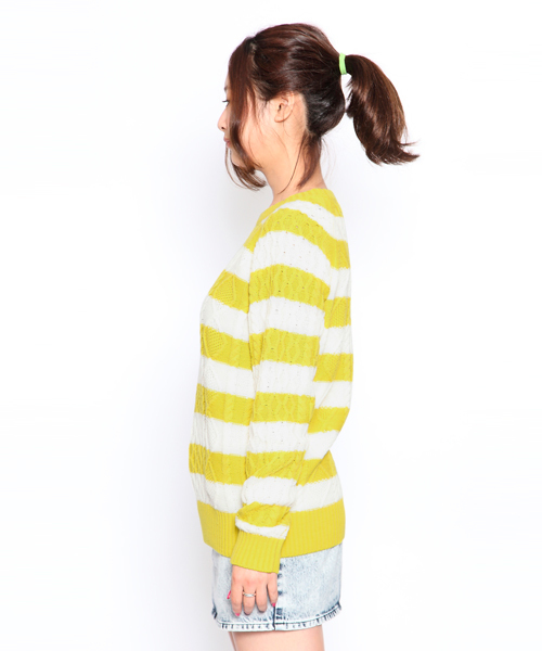 X-girl(エックスガール)の「CABLE KNIT TOP(ニット/セーター・レディース・ブラック/ブルー/ネイビー/イエロー・1/2)」の6枚目の写真