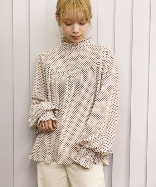 tiptop（ティップトップ）の「プチハイネックブラウス（シャツ/ブラウス・レディース・ブラック/オフホワイト/グリーン/ダークグレー/ホワイト系その他/キナリ/ブラウン/ブルー・FREE）」の4枚目の写真