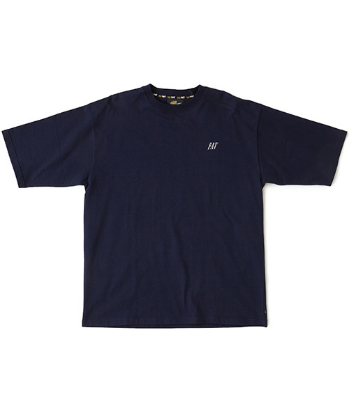 FAT（エフエイティー）の「NAMETAG（Tシャツ/カットソー・メンズ・ホワイト/ブラック/ネイビー/グリーン/ワイン・SKINNY(L)/FAT(XL)/JUMBO(XXL)/TITCH(M)）」の2枚目の写真