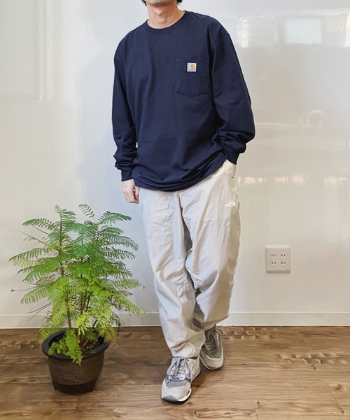 Carhartt（カーハート）の「Carhartt(カーハート) / K126 オーバーサイズ ポケット付き ロンT Long Sleeve Workwear Pocket T-Shirt カットソー USサイズ ロングスリーブTシャツ（Tシャツ/カットソー・メンズ・ヘザーチャコール/ワイン/ブラック/ネイビー/グレー・M/L/XL/XXL/S）」の20枚目の写真