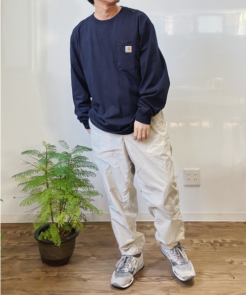 Carhartt（カーハート）の「Carhartt(カーハート) / K126 オーバーサイズ ポケット付き ロンT Long Sleeve Workwear Pocket T-Shirt カットソー USサイズ ロングスリーブTシャツ（Tシャツ/カットソー・メンズ・ヘザーチャコール/ワイン/ブラック/ネイビー/グレー・M/L/XL/XXL/S）」の22枚目の写真