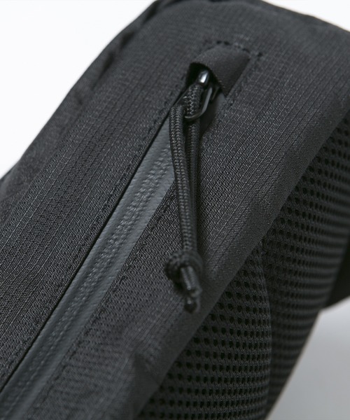 NEW ERA（ニューエラ）の「ニューエラ ウエストバッグ 3L EXPLORER NEW ERA（ボディバッグ/ウエストポーチ・メンズ・ロイヤルブルー/ブラック/レッド/オリーブ/アイボリー/ネイビー/ブラウン/ブラック系その他・FREE）」の11枚目の写真