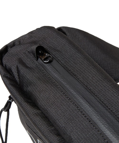 ニューエラ ウエストバッグ 3L EXPLORER NEW ERA（ボディバッグ