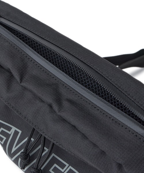 ニューエラ ウエストバッグ 3L EXPLORER NEW ERA（ボディバッグ