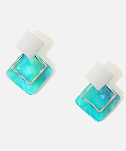 AZUL by moussy（アズールバイマウジー）の「SQUARE ACRYL EARRINGS/スクエアアクリルピアス（ピアス（両耳用）・レディース・ホワイト系その他/ブラック系その他/イエロー系その他・FREE）」の2枚目の写真