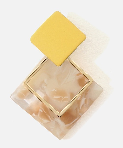 AZUL by moussy（アズールバイマウジー）の「SQUARE ACRYL EARRINGS/スクエアアクリルピアス（ピアス（両耳用）・レディース・ホワイト系その他/ブラック系その他/イエロー系その他・FREE）」の4枚目の写真