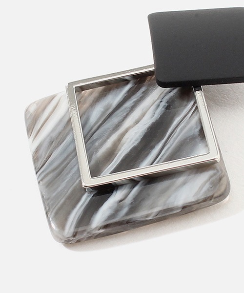AZUL by moussy（アズールバイマウジー）の「SQUARE ACRYL EARRINGS/スクエアアクリルピアス（ピアス（両耳用）・レディース・ホワイト系その他/ブラック系その他/イエロー系その他・FREE）」の10枚目の写真