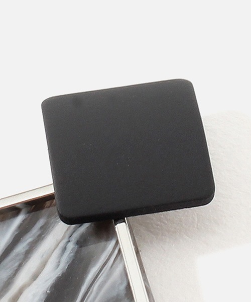 AZUL by moussy（アズールバイマウジー）の「SQUARE ACRYL EARRINGS/スクエアアクリルピアス（ピアス（両耳用）・レディース・ホワイト系その他/ブラック系その他/イエロー系その他・FREE）」の11枚目の写真