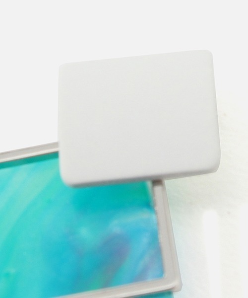 AZUL by moussy（アズールバイマウジー）の「SQUARE ACRYL EARRINGS/スクエアアクリルピアス（ピアス（両耳用）・レディース・ホワイト系その他/ブラック系その他/イエロー系その他・FREE）」の16枚目の写真