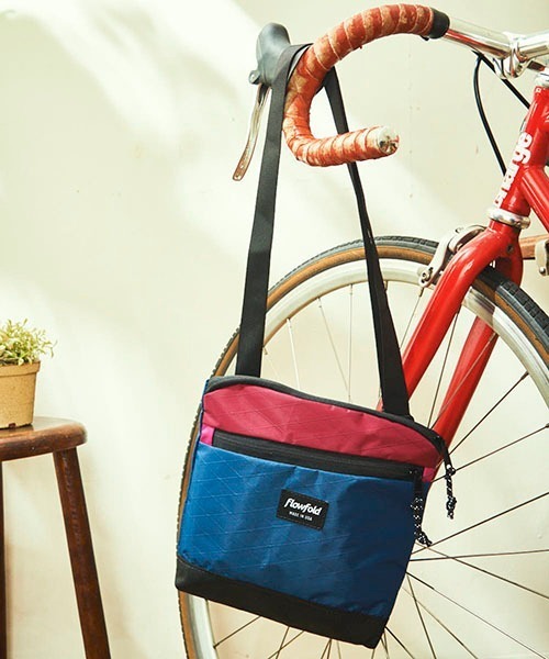 Flowfold/フローフォールド】MUSE 2L CROSSBODY BAG (UN)（ボディ