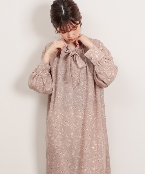 natural couture(ナチュラルクチュール)の「クラシカルボウタイワンピース(ワンピース・レディース・ブルー系その他/その他1/オフホワイト/ライトベージュ・FREE)」の4枚目の写真