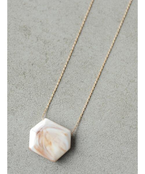 AMERICAN HOLIC(アメリカンホリック)の「ヘキサゴンアクリルパーツトップネックレス *(ネックレス・レディース・ブラウン/アイボリー・FREE)」の3枚目の写真