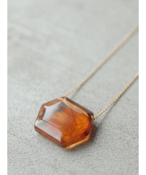 AMERICAN HOLIC(アメリカンホリック)の「ヘキサゴンアクリルパーツトップネックレス *(ネックレス・レディース・ブラウン/アイボリー・FREE)」の4枚目の写真
