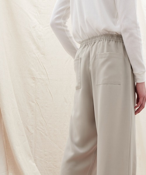 EMMA CLOTHES(エマクローズ)の「テックリネン ワイドシルエットダーツタックバルーンパンツ EMMA CLOTHES(その他パンツ・メンズ・ネイビー/パープル系その他/ベージュ/ブルー系その他/ホワイト/グレー系その他/ブラック/オリーブ・M/L/S)」の17枚目の写真