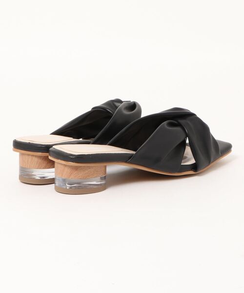 KOBE LETTUCE(コウベレタス)の「ツイストベルトクリアヒールサンダル(サンダル・レディース・ブラック/モカ/ライトベージュ・LL/M/L)」の6枚目の写真