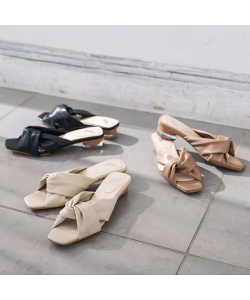 KOBE LETTUCE(コウベレタス)の「ツイストベルトクリアヒールサンダル(サンダル・レディース・ブラック/モカ/ライトベージュ・LL/M/L)」の11枚目の写真