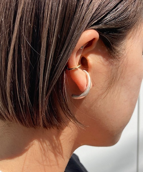 Factor=（ファクターイコール）の「ハーフムーンピアス（ピアス（両耳用）・レディース・アンティークゴールド/アンティークシルバー・FREE）」の5枚目の写真