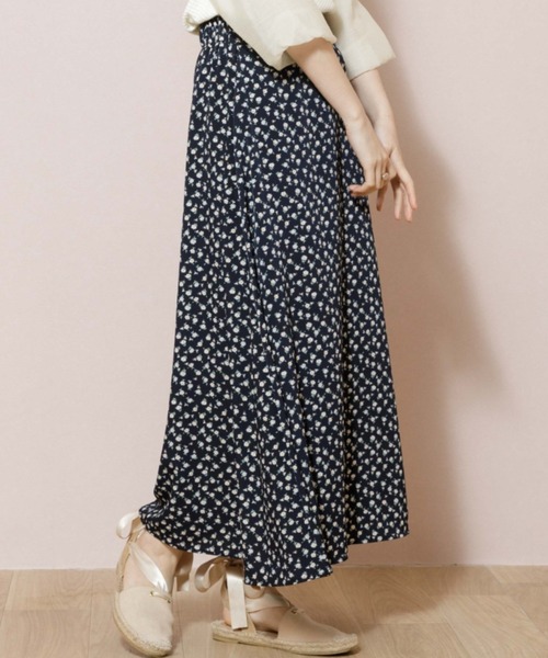 flower(フラワー)の「フォーリングフラワースカート(スカート・レディース・ブラック/イエロー・FREE)」の2枚目の写真