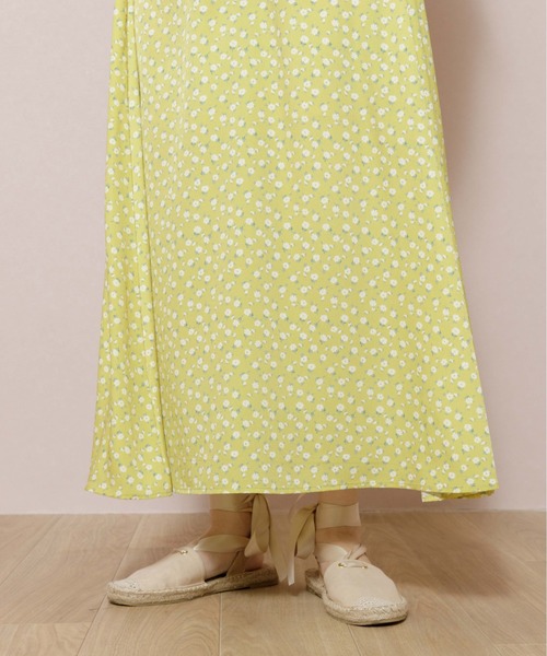 flower(フラワー)の「フォーリングフラワースカート(スカート・レディース・ブラック/イエロー・FREE)」の12枚目の写真