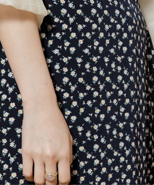 flower(フラワー)の「フォーリングフラワースカート(スカート・レディース・ブラック/イエロー・FREE)」の5枚目の写真