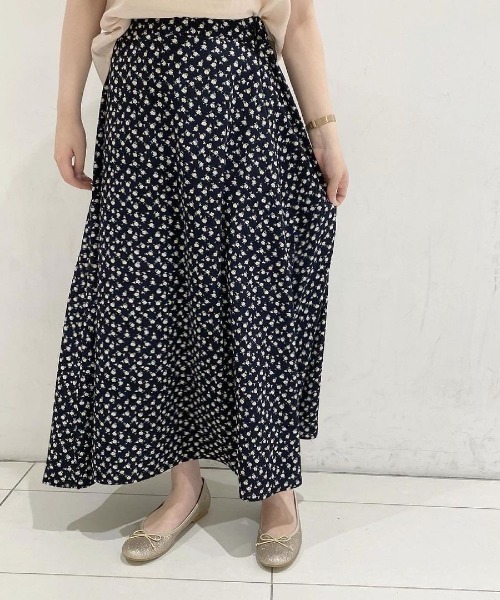 flower(フラワー)の「フォーリングフラワースカート(スカート・レディース・ブラック/イエロー・FREE)」の22枚目の写真