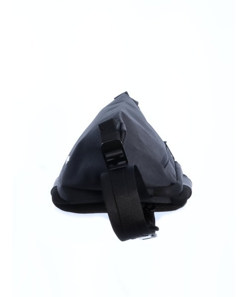 m.f.editorial（エムエフエディトリアル）の「エムエフエディトリアルメンズ/m.f.editorial：MEN 横型ワンショルダーバッグ（ショルダーバッグ・メンズ・ブラック/グレー系その他2・FREE）」の4枚目の写真