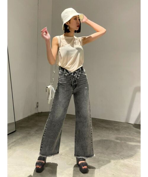 EMODA（エモダ）の「ステッチショルダータンクトップ（Tシャツ/カットソー・レディース・アイボリー/ブラック/その他・FREE）」の17枚目の写真