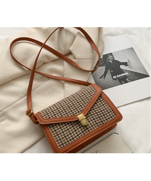 DEVICE（デバイス）の「韓国風 チェック スクエアパイピングミニショルダーバッグ（ショルダーバッグ・レディース・ブラック/ダークブラウン/ブラウン・FREE）」の6枚目の写真