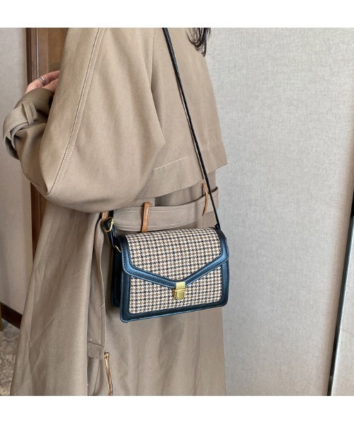 DEVICE（デバイス）の「韓国風 チェック スクエアパイピングミニショルダーバッグ（ショルダーバッグ・レディース・ブラック/ダークブラウン/ブラウン・FREE）」の8枚目の写真
