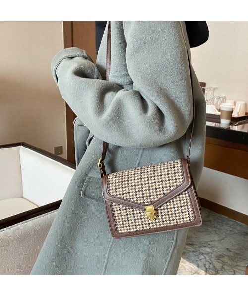 DEVICE（デバイス）の「韓国風 チェック スクエアパイピングミニショルダーバッグ（ショルダーバッグ・レディース・ブラック/ダークブラウン/ブラウン・FREE）」の12枚目の写真