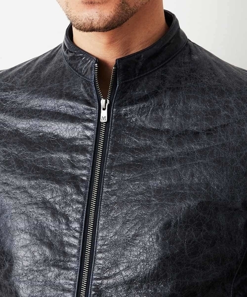 MICHEL KLEIN HOMME (ミッシェルクランオム)の「レザーブルゾン(クラックレザー)(ライダースジャケット・メンズ・ネイビー・MEDIUM/LARGE/X-LARGE)」の11枚目の写真