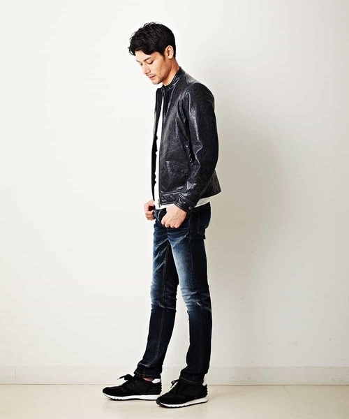 MICHEL KLEIN HOMME (ミッシェルクランオム)の「レザーブルゾン(クラックレザー)(ライダースジャケット・メンズ・ネイビー・MEDIUM/LARGE/X-LARGE)」の6枚目の写真